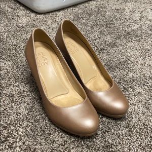 Naturalized Pumps